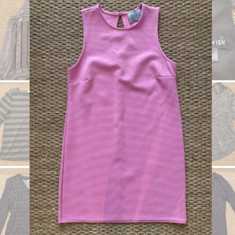 Sleeveless ribbed pink dress